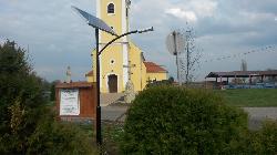 Napelemes térvilágítást biztosít Ebergőc községben UNK-MONO-4W-2011 típusú napelemes kandeláber.